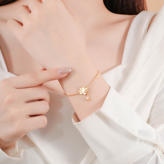 Bracelet for women s925 sterling silver inlaid with freshwater pearls light luxury flower tassel hand decoration elegant